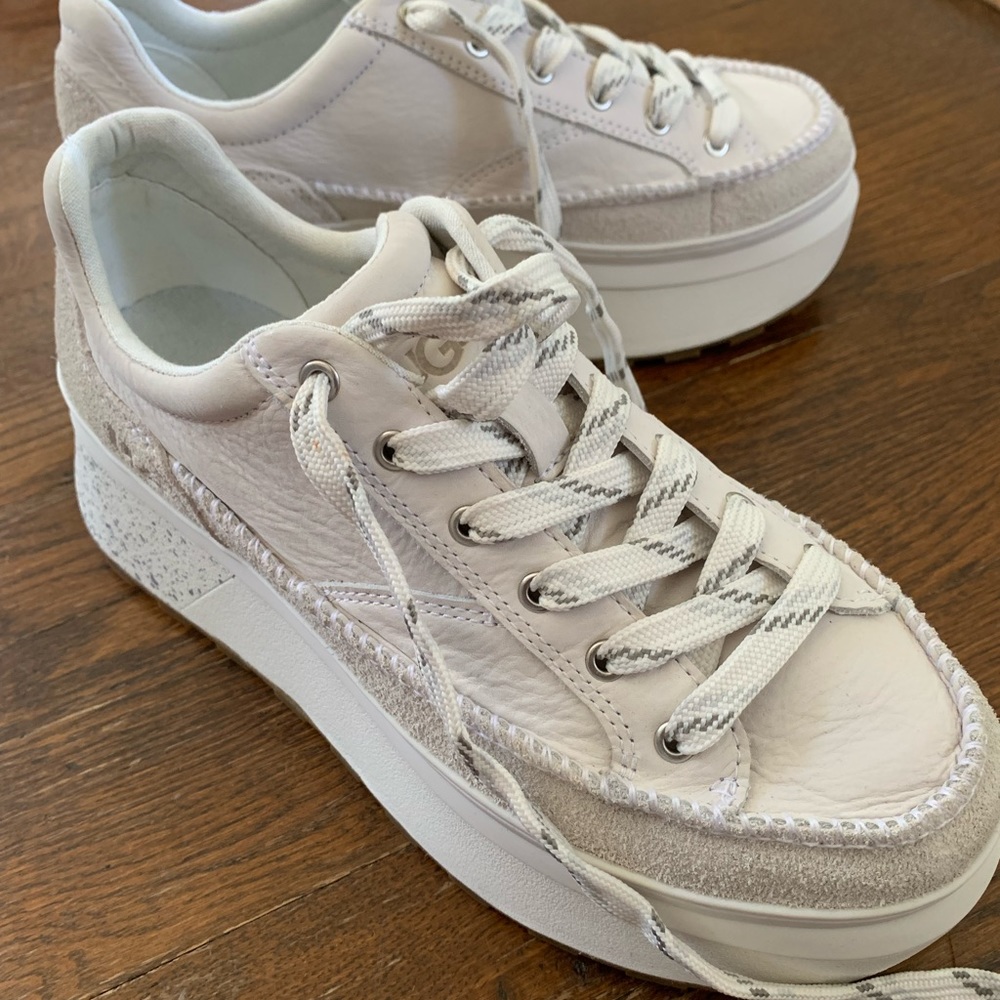 BRAND NEW UGG Marin Lace sneaker size 10